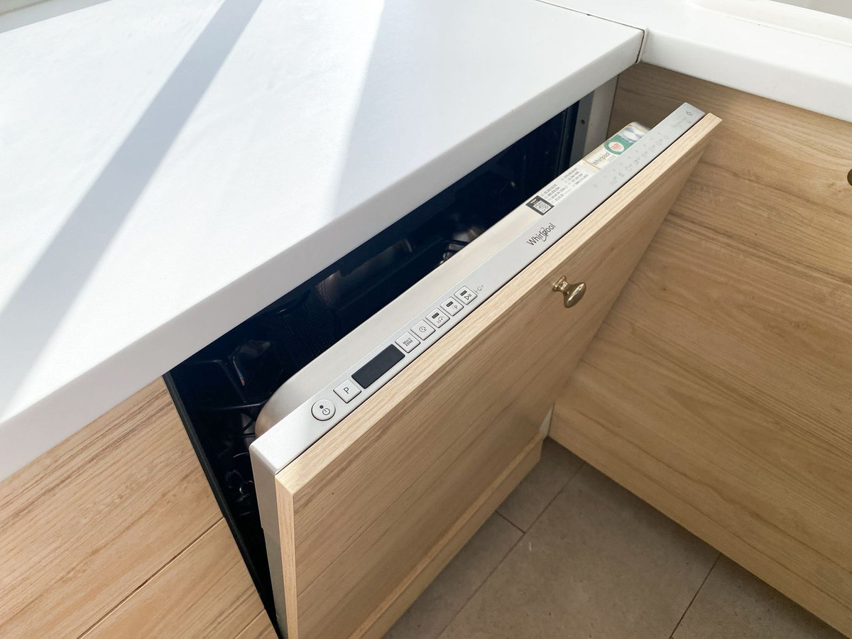 40fa2a829d46f8b9f1aeecf9fff53772 - 24