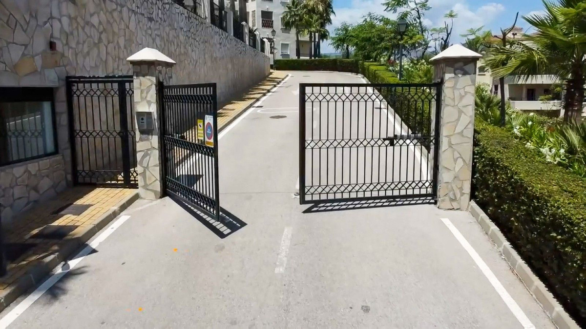 4123e2edcf0f6389ca8262982858b729 - 21