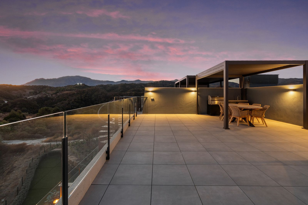 41c282c503b8c86c7734e9ea7fb7ec28 - 32