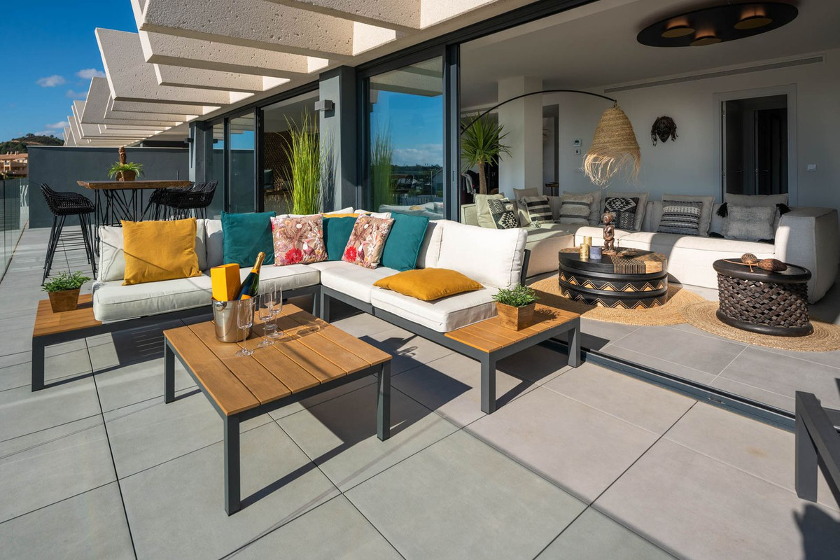 41ea0f3361cb5f335f9fe3460378d894 - 23