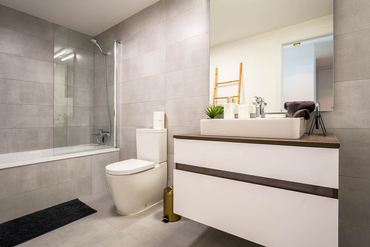 41ea0f3361cb5f335f9fe3460378d894 - 35