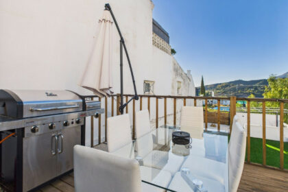 4380f8d1f807d2e1b66699d86d4df31b - 32