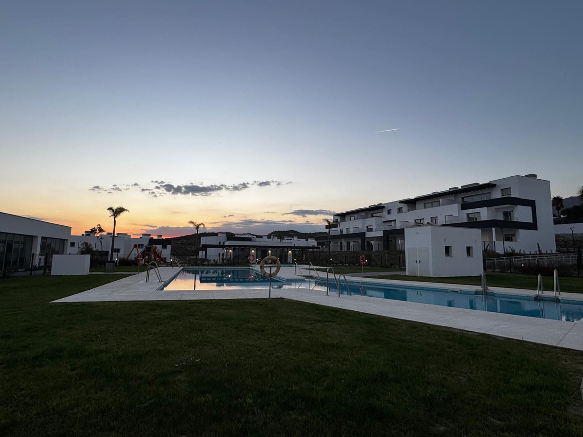 43aeeeea9d280e18fe8cb82212257753 - 23