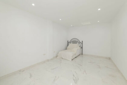 43e2f13b63bd0b95641d90e3ac807dfe - 17