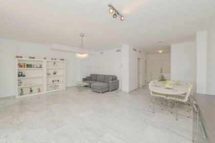 43e2f13b63bd0b95641d90e3ac807dfe - 26