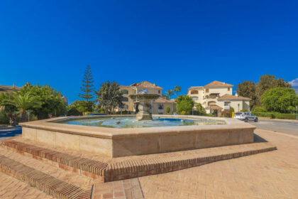 43e2f13b63bd0b95641d90e3ac807dfe - 35