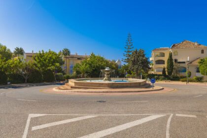 43e2f13b63bd0b95641d90e3ac807dfe - 36