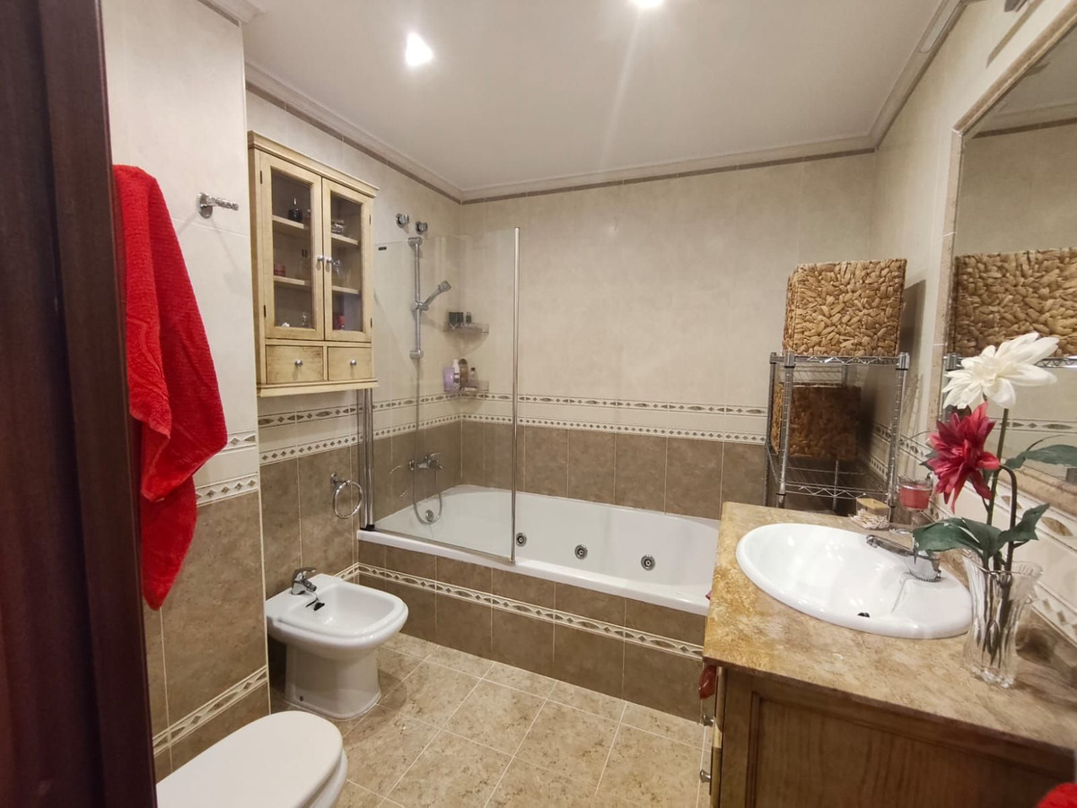 44c58f0ac8579eec9057747d1aec22cc - 23