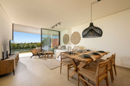 44cb1ea74cdd104253cef999a79a1036 - 12