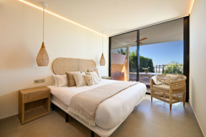 44cb1ea74cdd104253cef999a79a1036 - 15