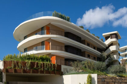 44cb1ea74cdd104253cef999a79a1036 - 23