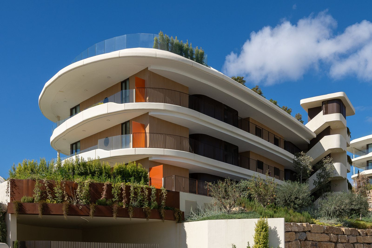 44cb1ea74cdd104253cef999a79a1036 - 23