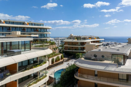 44cb1ea74cdd104253cef999a79a1036 - 24