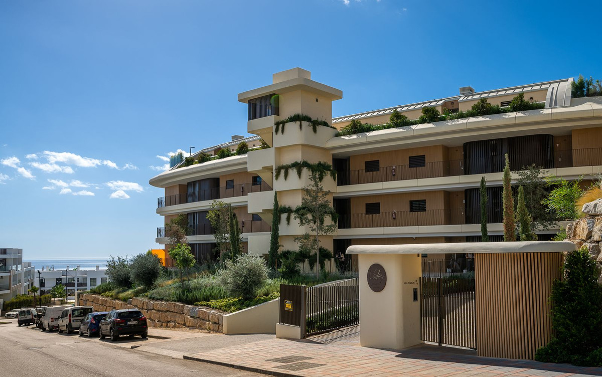 44cb1ea74cdd104253cef999a79a1036 - 27