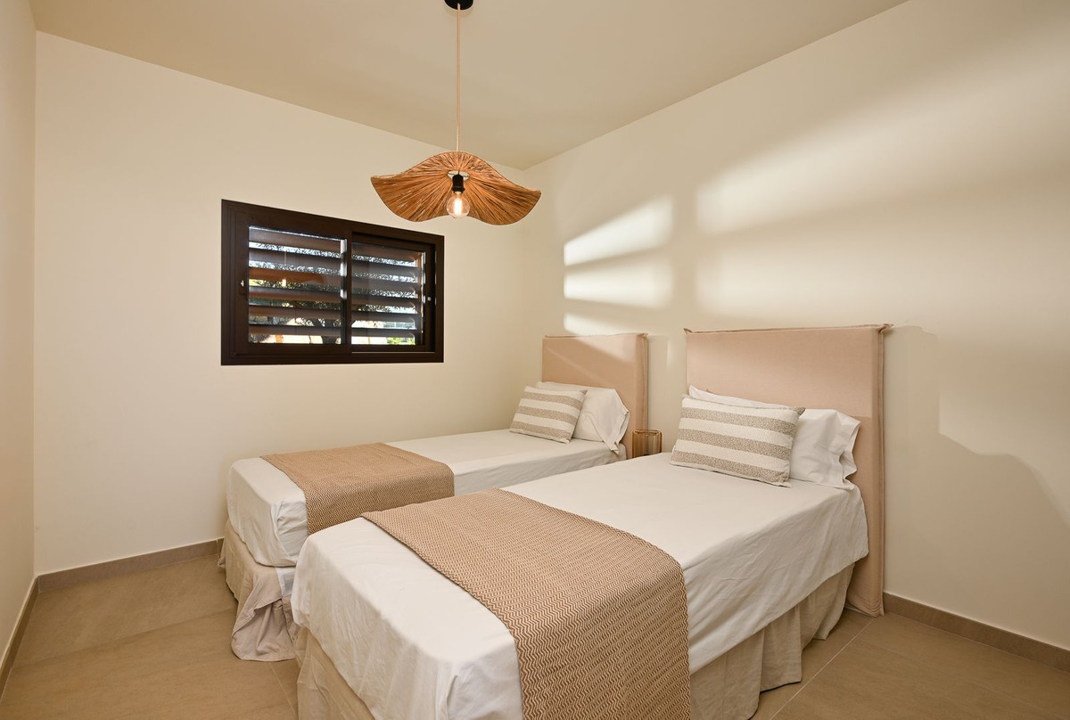 44cb1ea74cdd104253cef999a79a1036 - 5