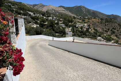 44d7c0a98ec3aefcbfe08ee0189b23f8 - 36