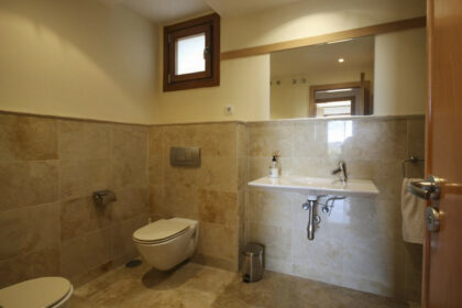 45956e1e60aedd586772ec60378c79d7 - 9