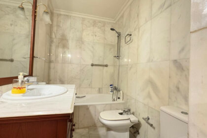 4598b073c418a1ab78e17ba1fa77d571 - 4