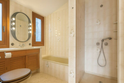 46020697c00fbb466743ba966328afd1 - 15