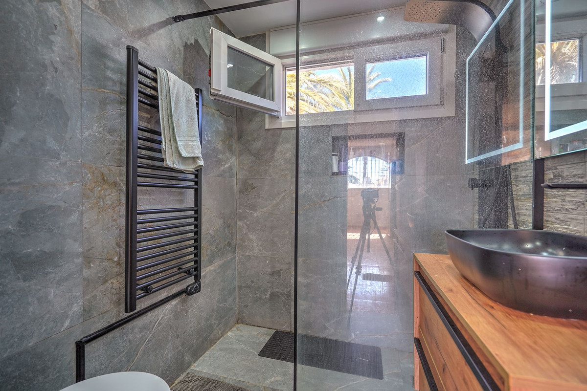 4610c4c76e8ab1806790ec2dc6e47420 - 10