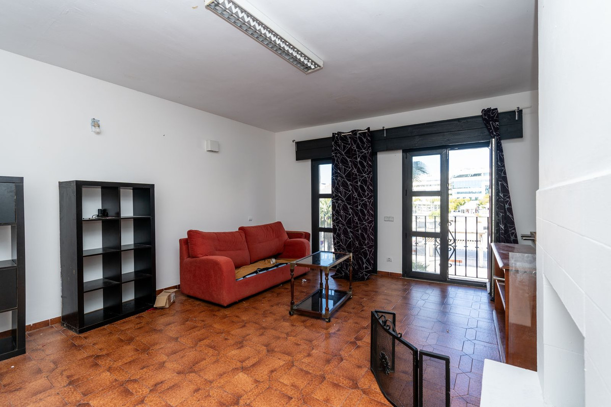 467279f2aa634ce1e3bf4ca3ab245d60 - 11