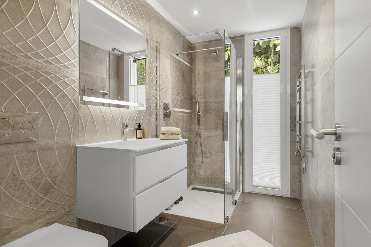 46a345aa87177fb6ff7b7cd0a566138a - 20