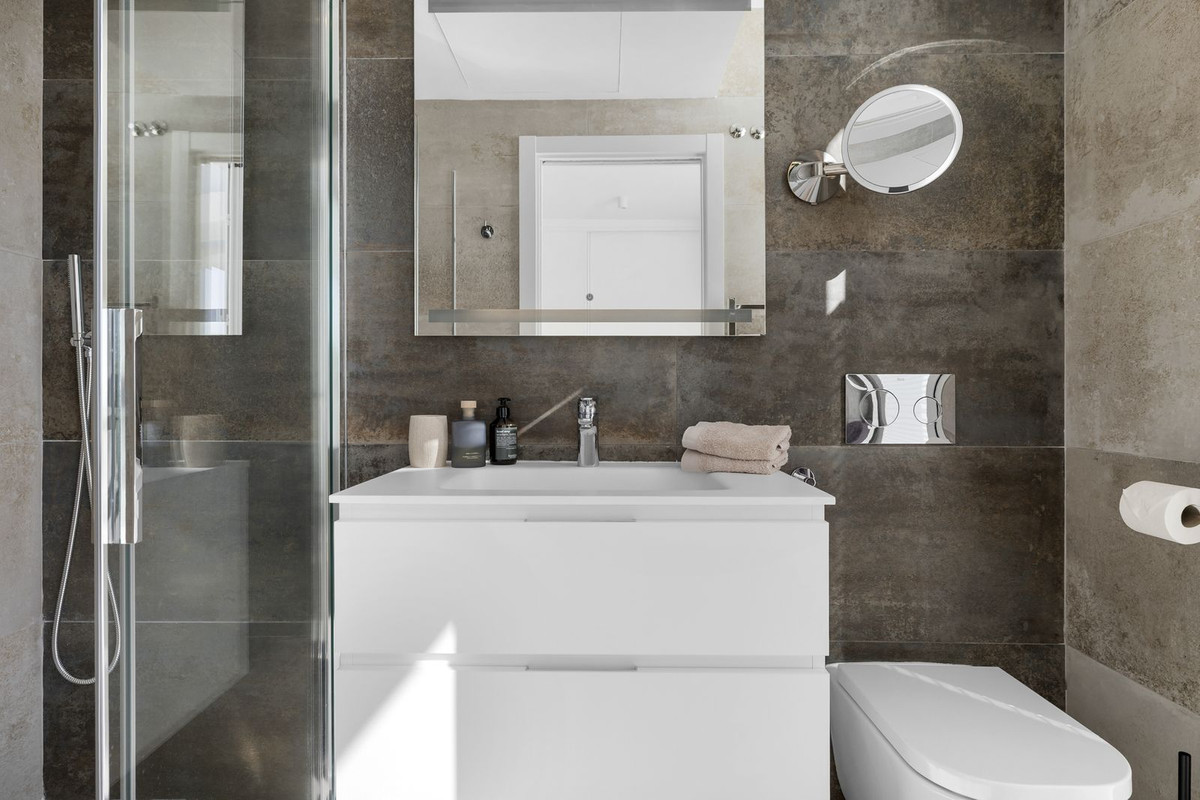 46a345aa87177fb6ff7b7cd0a566138a - 26