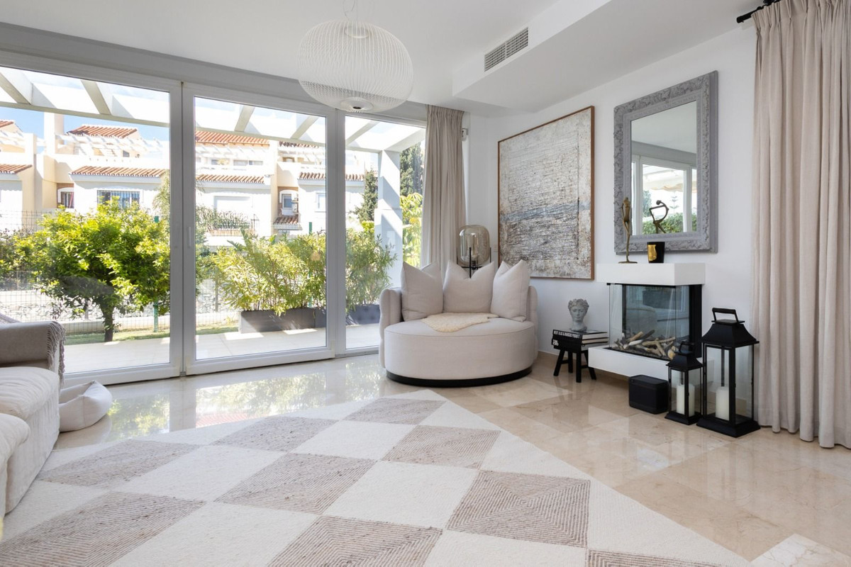 46bebb67dec9836b10e96543b8b1ae18 - 24