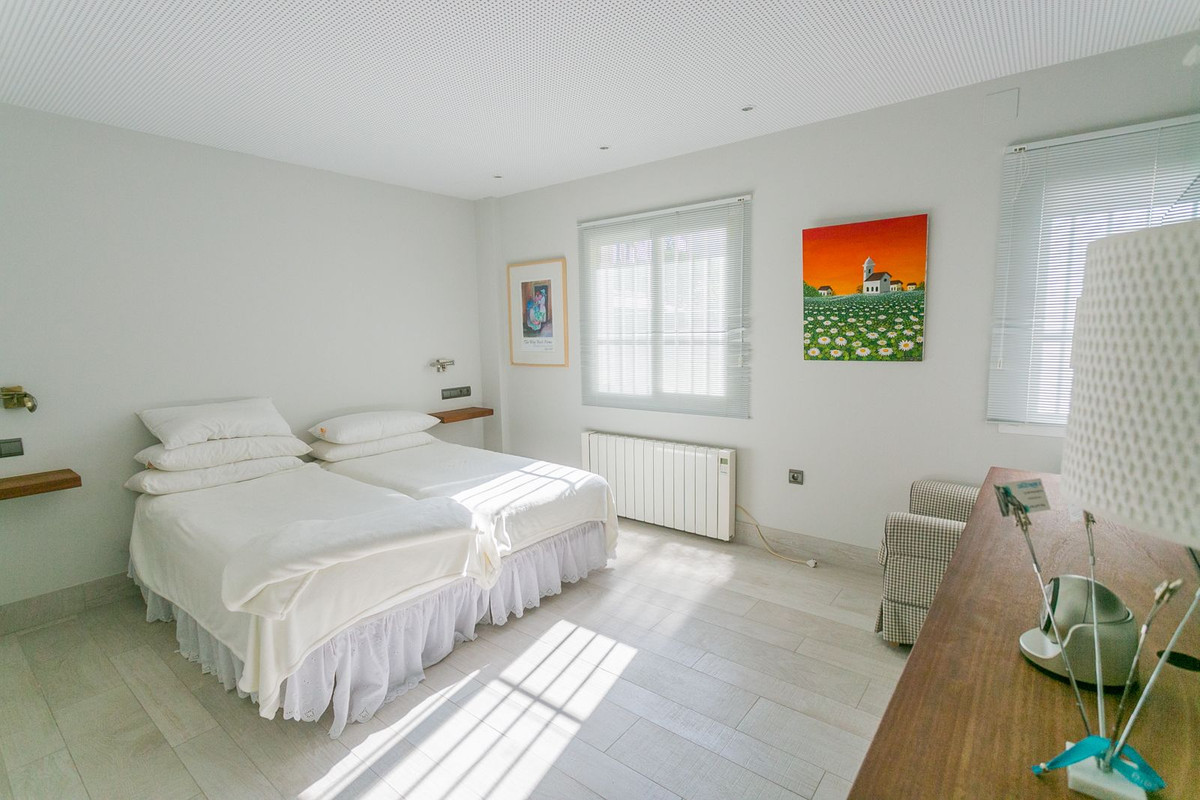 472890e10190627fa0b21855a5689912 - 11