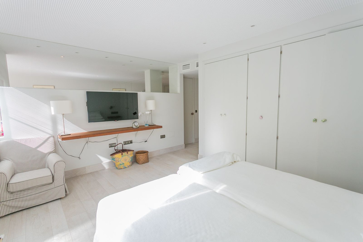 472890e10190627fa0b21855a5689912 - 12