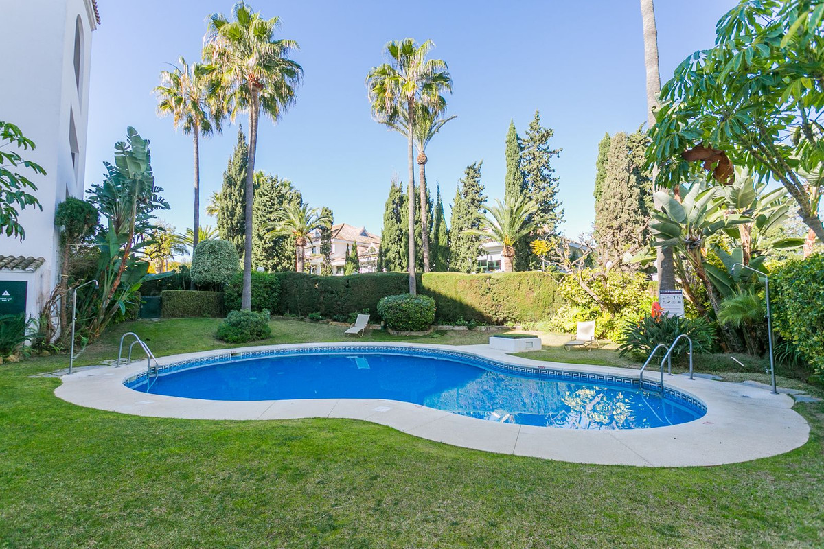 472890e10190627fa0b21855a5689912 - 23