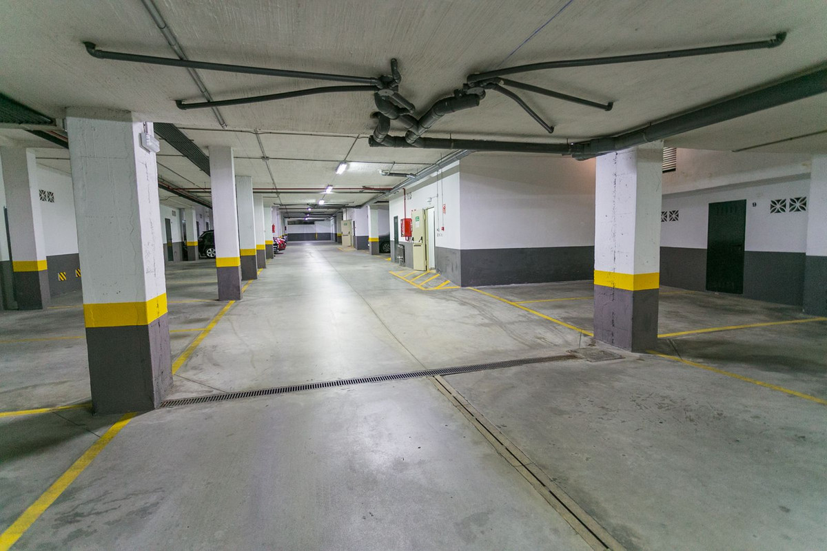 472890e10190627fa0b21855a5689912 - 24