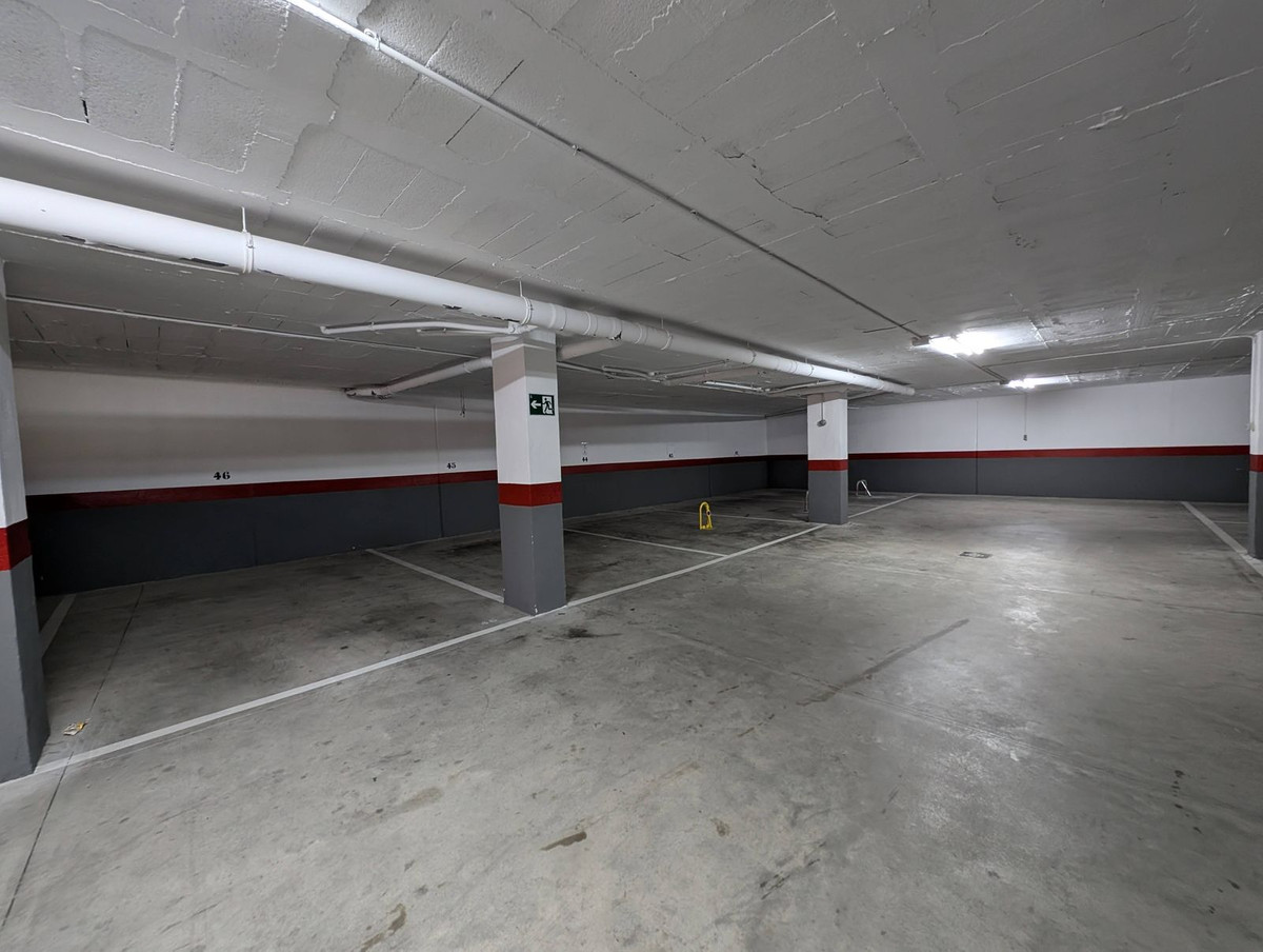 475b57c067f4fe32b783680425a93403 - 9