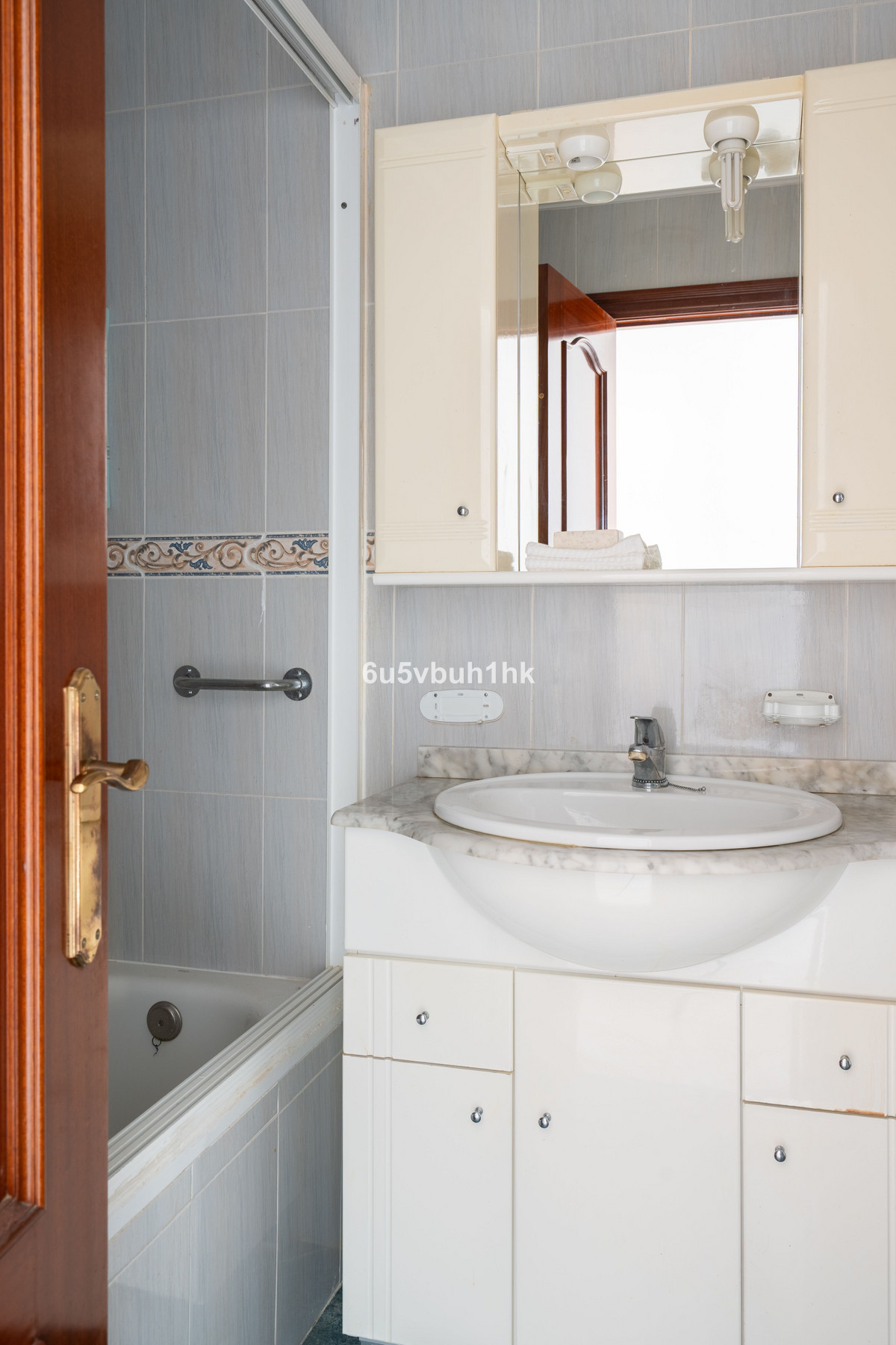 481041b7e04ebb78394aa053a1e47f1a - 15