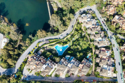 48160b614e4de1390fb2007b1ba4a326 - 24