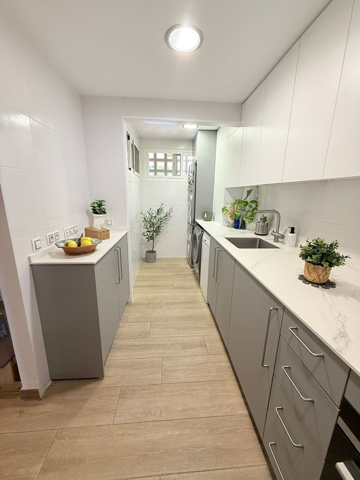 4820e3f537fcb7ee7ebbe353943f3725 - 12