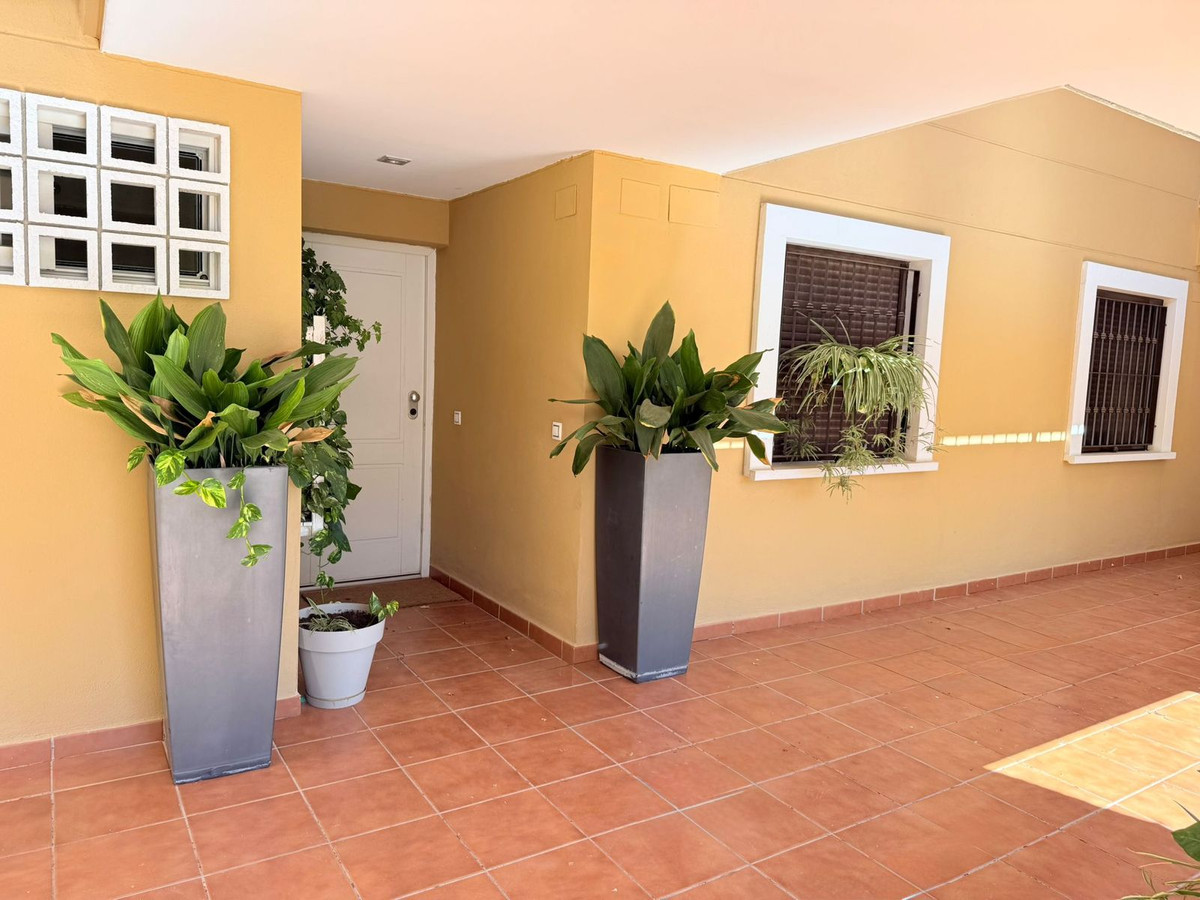 4820e3f537fcb7ee7ebbe353943f3725 - 22