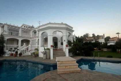 492aa7b15125d457b7fe1ef612c16872 - 8