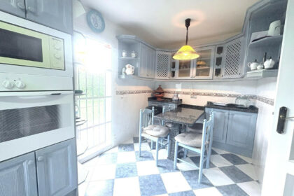 49bfe40e3d2bf2e33408d8110265eb33 - 10