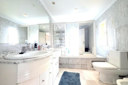 49bfe40e3d2bf2e33408d8110265eb33 - 19