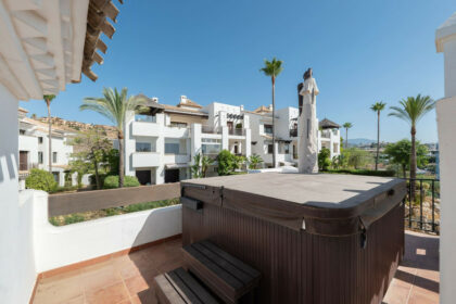 4a8f8667458d9ead842136ba3ec102ed - 18