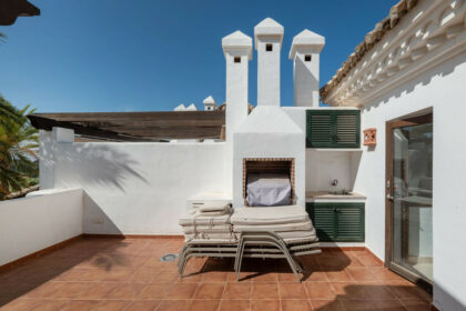 4a8f8667458d9ead842136ba3ec102ed - 19