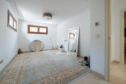 4a8f8667458d9ead842136ba3ec102ed - 23