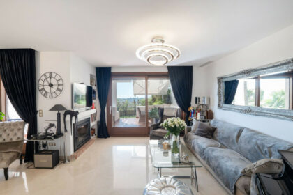 4a8f8667458d9ead842136ba3ec102ed - 3