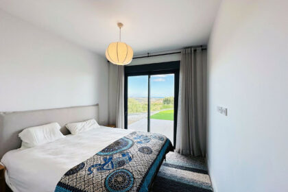 4ad1641b5975bd1b360e803c1a692f08 - 12