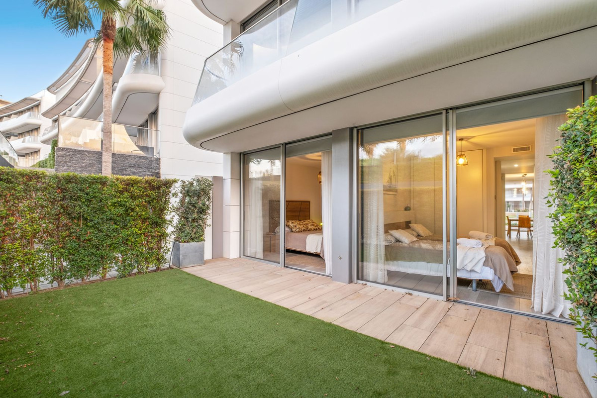 4b5d0aa40b281d53b7a20035792c8f90 - 11