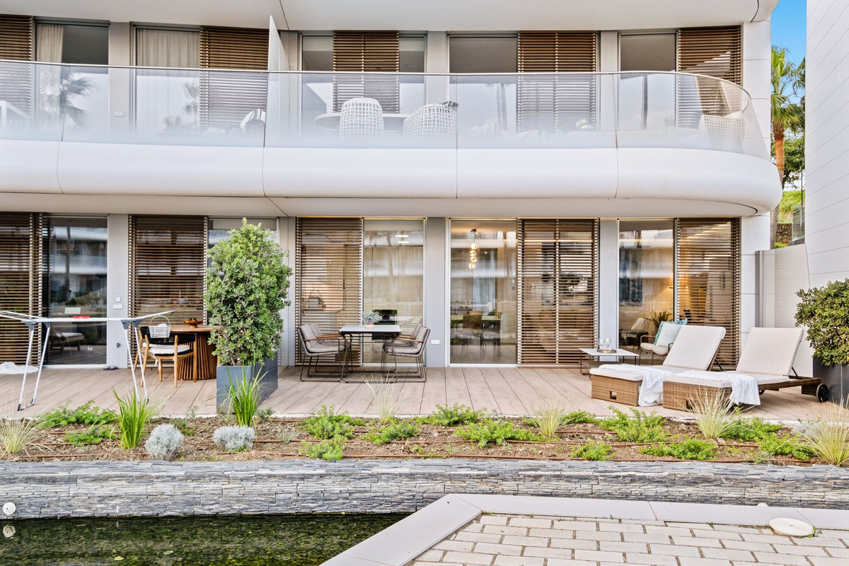 4b5d0aa40b281d53b7a20035792c8f90 - 12