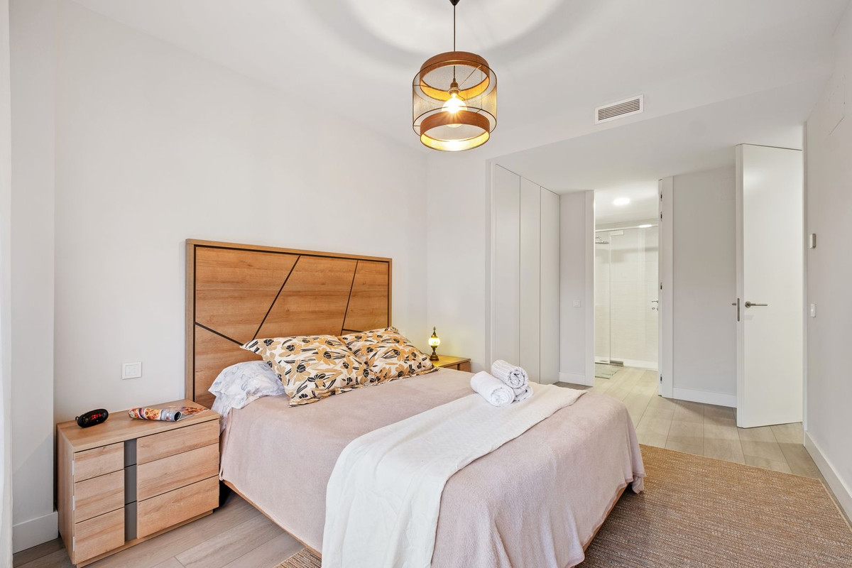 4b5d0aa40b281d53b7a20035792c8f90 - 15