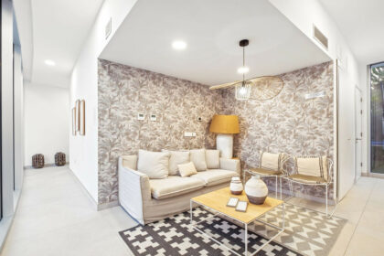 4b5d0aa40b281d53b7a20035792c8f90 - 18