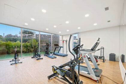 4b5d0aa40b281d53b7a20035792c8f90 - 19